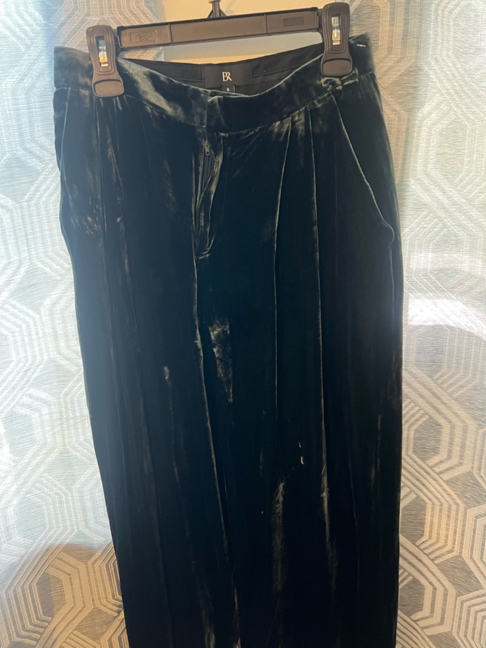 Banana Republic Velvet Pants in Deep Green - Picture 6 of 7
